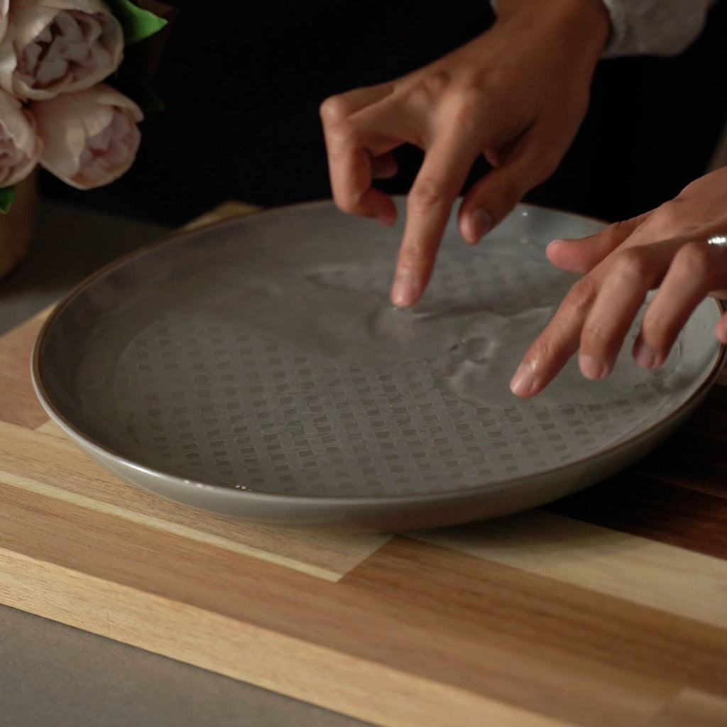 Three Well Snack Tray — detail