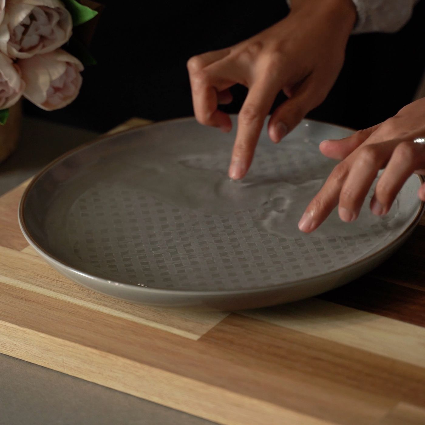 Three Well Snack Tray — detail