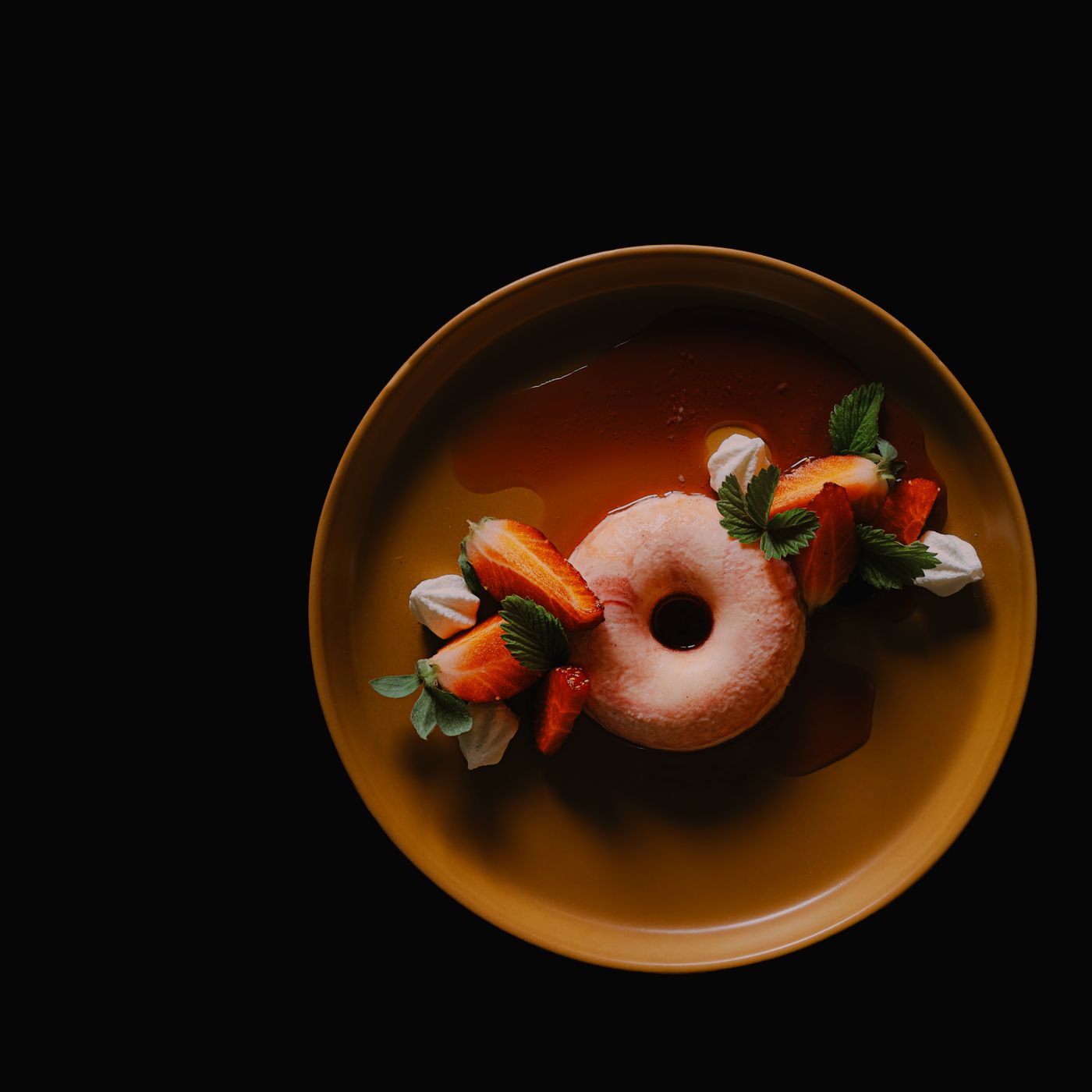 Rimmed Pasta Plate — detail