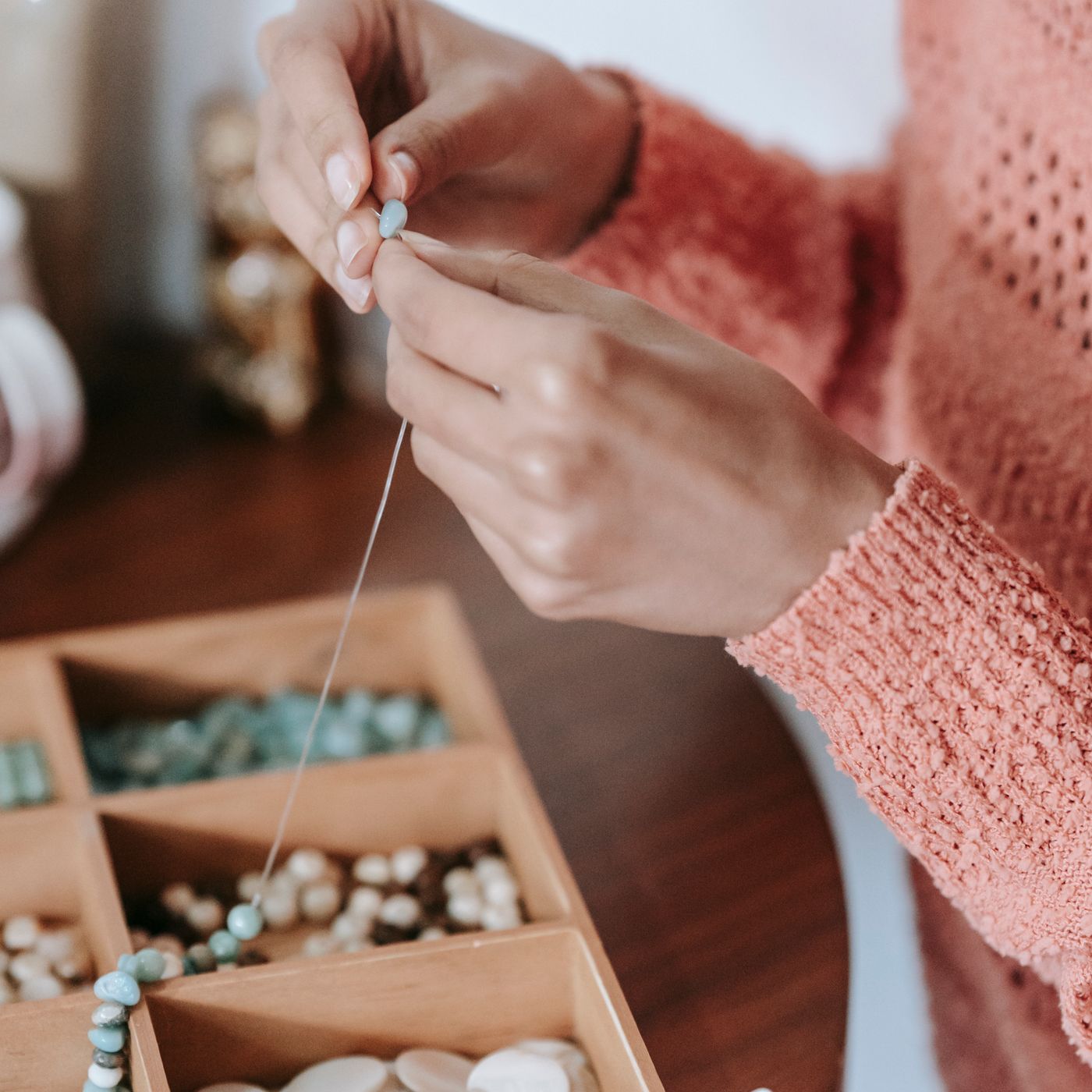 Tiny Pot Earring Holder — detail